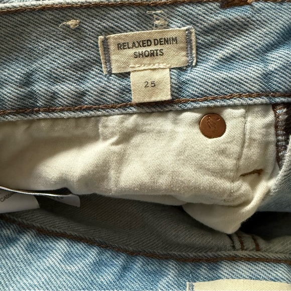 Madewell Relaxed Denim Shorts in Cedarcroft Wash - Picture 8 of 9